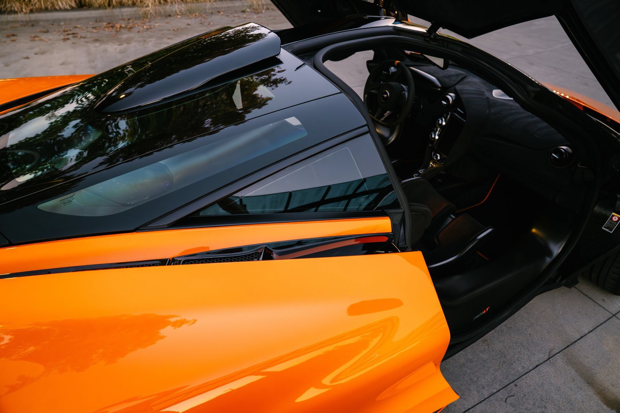 Used 2021 McLaren 765LT RWD image 29