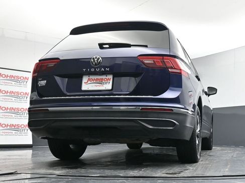 Used 2023 Volkswagen Tiguan SE image 38