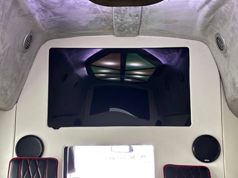 Used 2017 Ford Transit 350 XLT RWD image 4