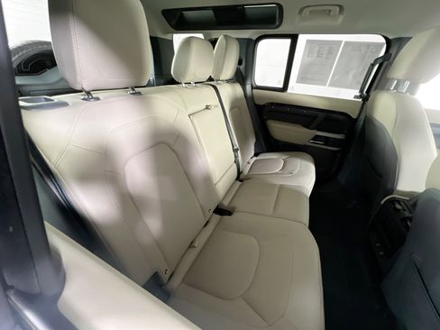 Used 2024 Land Rover Defender 110 S image 25