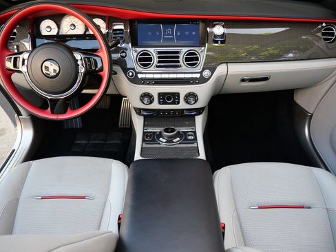 Used 2020 Rolls-Royce Dawn RWD image 4
