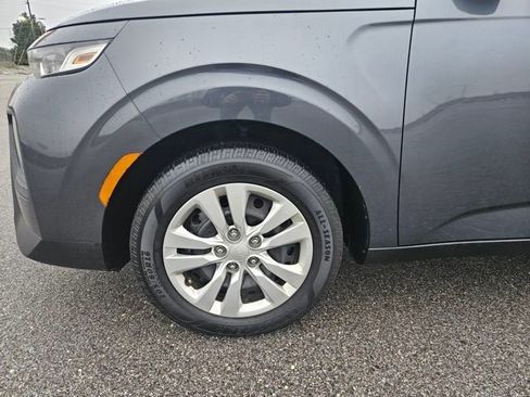 Used 2022 Kia Soul LX image 27