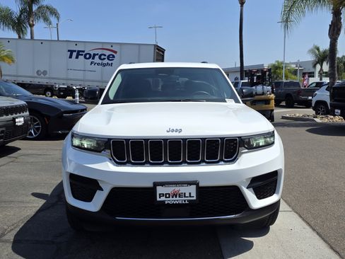 Certified 2024 Jeep Grand Cherokee Laredo RWD image 7