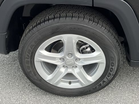 Used 2023 Jeep Compass Sport AWD/4WD image 21