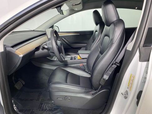 Used 2023 Tesla Model Y Long Range image 10