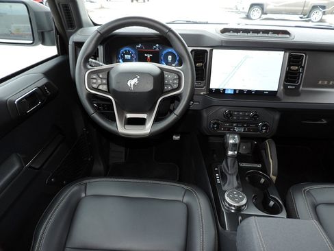 Used 2025 Ford Bronco Badlands AWD/4WD image 17