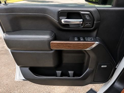 Used 2021 Chevrolet Silverado 2500 High Country w/ Z71 Off-Road Package AWD/4WD image 17