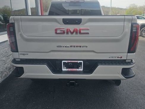 New 2026 GMC Sierra 2500 AT4 w/ AT4 Premium Plus Package AWD/4WD image 10
