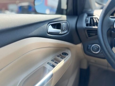 Used 2014 Ford Escape SE image 26