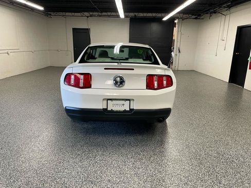 Used 2010 Ford Mustang Coupe RWD image 7