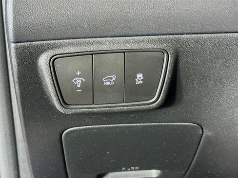 Certified 2022 Hyundai Tucson Limited FWD image 10