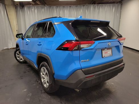 Used 2021 Toyota RAV4 LE image 6