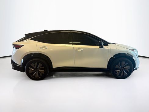 Used 2024 Nissan Ariya AWD image 10