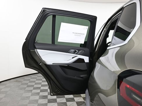 New 2026 BMW X5 xDrive40i w/ Premium Package image 30