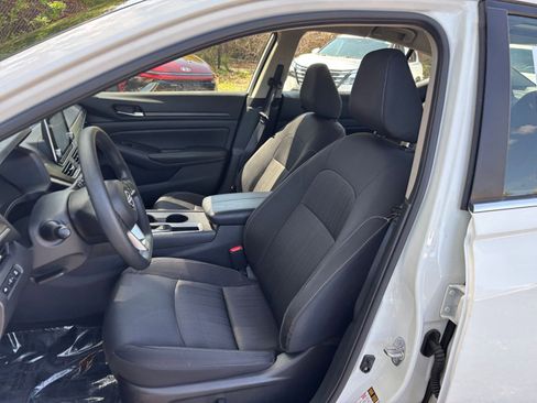 Used 2025 Nissan Altima 2.5 SV image 37