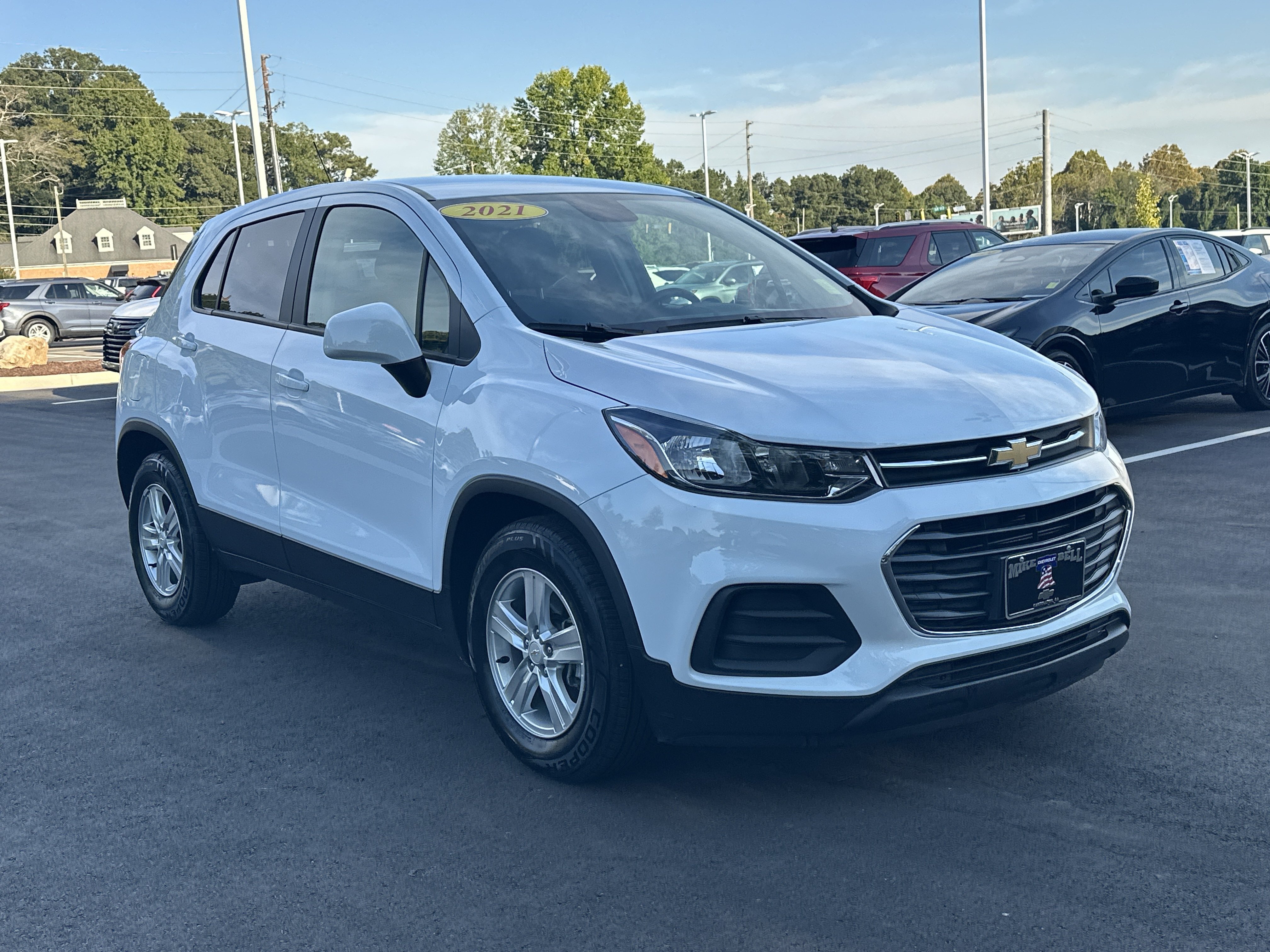 Used 2021 Chevrolet Trax LS w/ Tint and Cruise Package FWD image 1