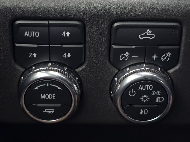 Used 2024 GMC Sierra 1500 Elevation w/ LPO, Elevation Black Package AWD/4WD image 19