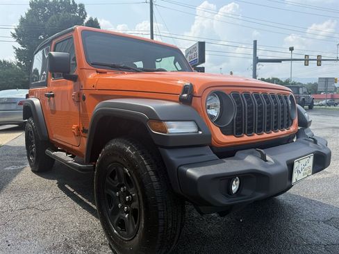 Used 2025 Jeep Wrangler Sport AWD/4WD image 4
