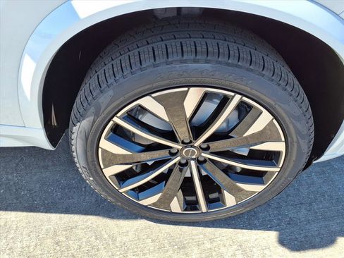 New 2026 Volvo XC90 B5 Plus w/ Protection Package Premier image 9