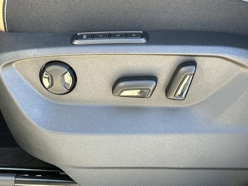 Certified 2025 Volkswagen Atlas Cross Sport SEL R-Line image 18