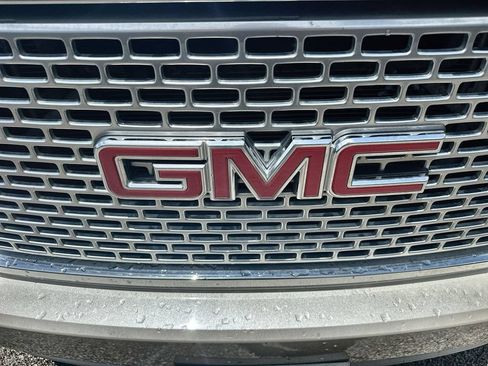 Used 2015 GMC Yukon Denali w/ Premium Package RWD image 12