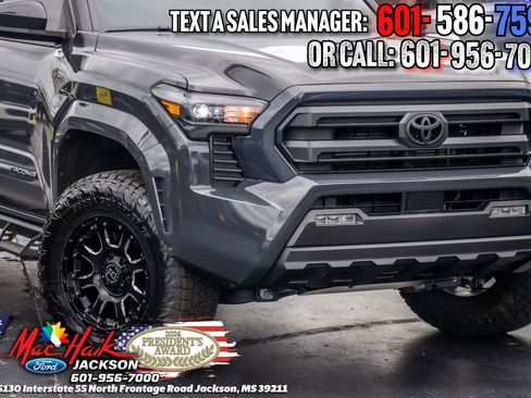Used 2025 Toyota Tacoma SR5 AWD/4WD image 3