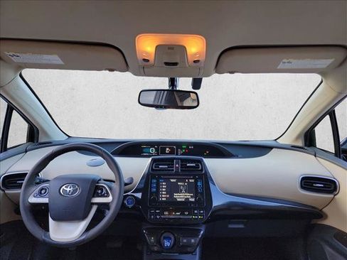 Used 2016 Toyota Prius Four FWD image 13