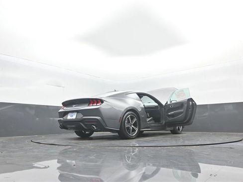 New 2025 Ford Mustang Coupe image 39