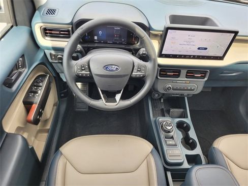 Used 2025 Ford Maverick Lariat w/ 4K Tow Package image 9