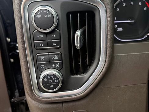 Used 2022 GMC Sierra 1500 SLT w/ SLT Premium Plus Package AWD/4WD image 14
