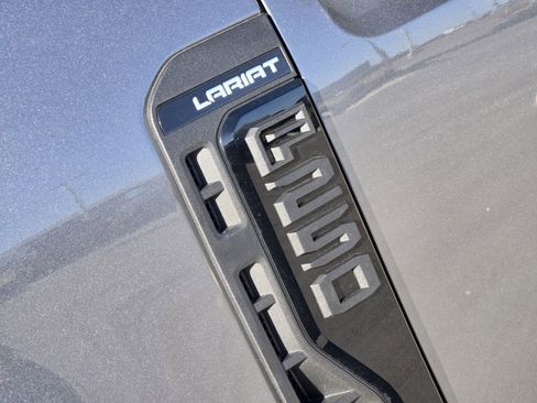 New 2026 Ford F250 Lariat w/ Black Appearance Package image 15