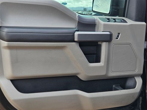 Certified 2019 Ford F150 XLT w/ Equipment Group 302A Luxury image 10