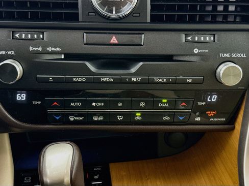 Used 2018 Lexus RX 350 FWD w/ Premium Package image 17