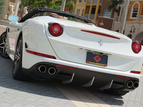 Used 2017 Ferrari California T RWD image 64