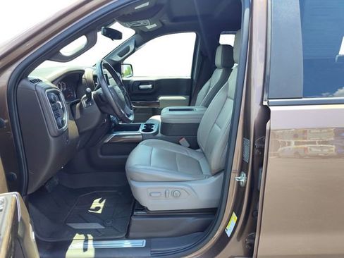 Used 2019 Chevrolet Silverado 1500 LT Trail Boss AWD/4WD image 9