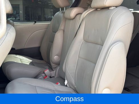 Used 2015 Toyota Sienna XLE image 14