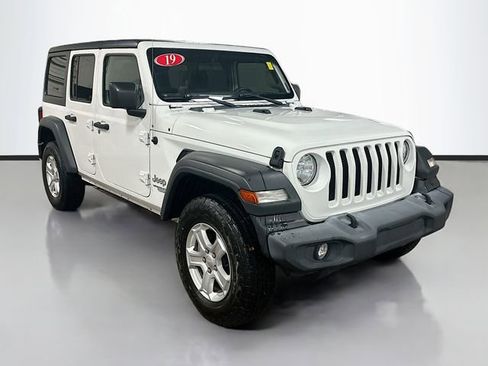 Used 2019 Jeep Wrangler Unlimited Sport S image 3