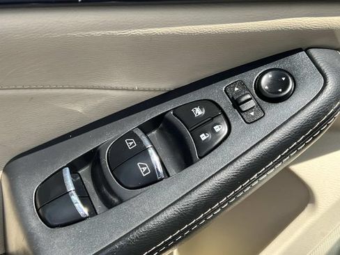 Used 2023 Nissan Maxima Platinum w/ Sport Mat Group FWD image 14