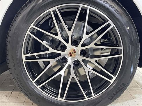 New 2026 Porsche Cayenne E-Hybrid Coupe image 14