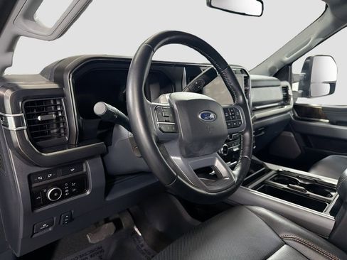 Used 2024 Ford F250 Lariat w/ FX4 Off-Road Package AWD/4WD image 12