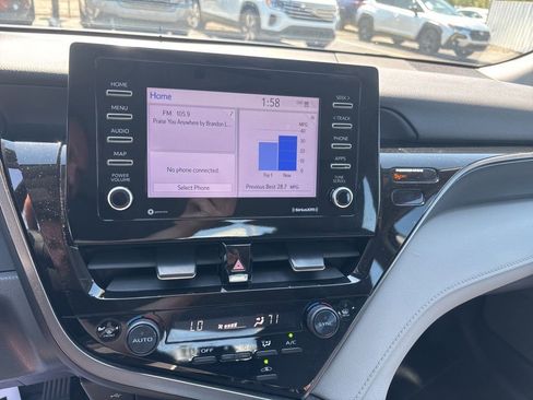 Used 2024 Toyota Camry LE FWD image 21