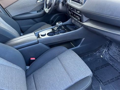 Used 2023 Nissan Rogue SV image 18