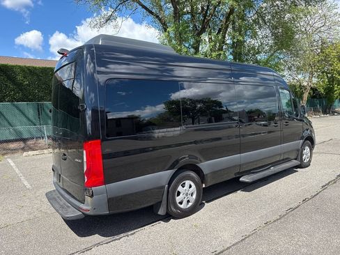 Used 2024 Mercedes-Benz Sprinter 2500 image 8