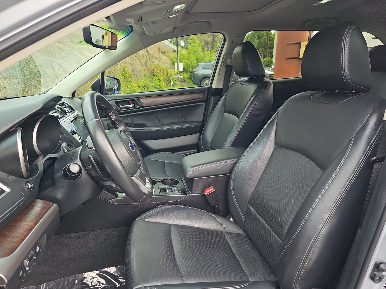 Used 2019 Subaru Outback 3.6R Limited AWD/4WD image 16