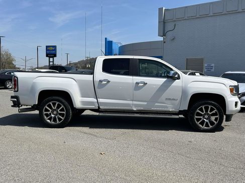 Used 2018 GMC Canyon Denali image 2
