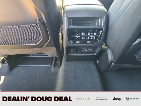 Used 2023 Jeep Grand Cherokee Altitude image 25