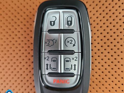 New 2026 Chrysler Pacifica Pinnacle w/ Trailer Tow Group image 36