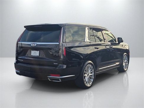 Used 2024 Cadillac Escalade Premium Luxury w/ Performance Package image 5