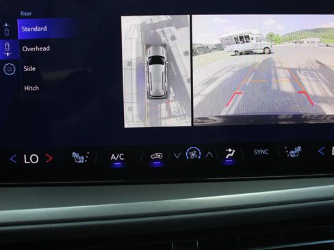 Used 2026 Chevrolet Traverse LT w/ Driver Confidence Package FWD image 40