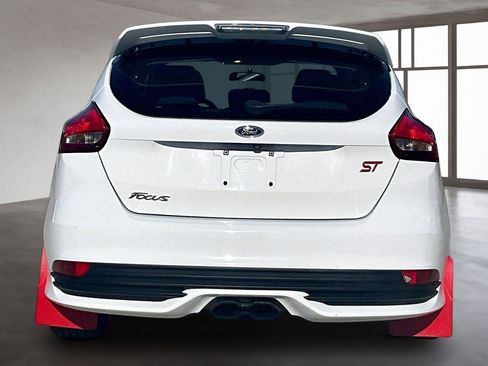 Used 2018 Ford Focus ST FWD image 5
